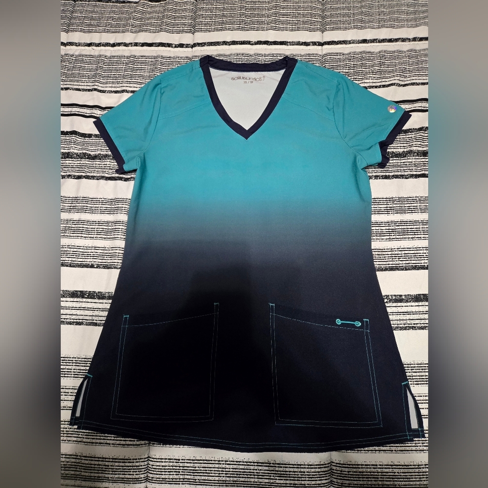 SCRUBLETICS Scrub Top